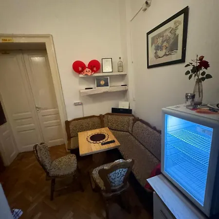 旅馆 The Gates 2 *